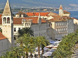 Apartment in Okrug Donji