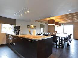 Luxurious Villa in Nadrin Belgium with Sauna & Hot Tub