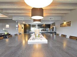 Luxurious Villa in Nadrin Belgium with Sauna & Hot Tub