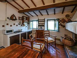 Cottage in Montefiore Near Forest and Beach