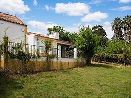 Country Farmhouse in Montemor-o-novo With Pool