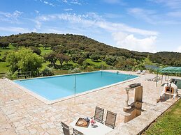 Country Farmhouse in Montemor-o-novo With Pool