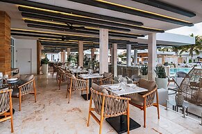 Alaia Belize, Autograph Collection