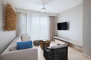 Alaia Belize, Autograph Collection