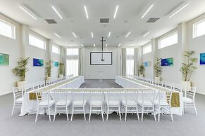 Alaia Belize, Autograph Collection