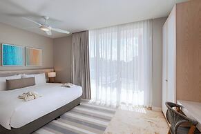 Alaia Belize, Autograph Collection