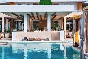 Alaia Belize, Autograph Collection