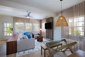 Alaia Belize, Autograph Collection