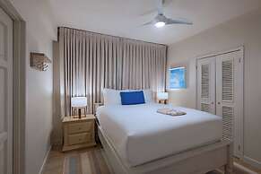 Alaia Belize, Autograph Collection