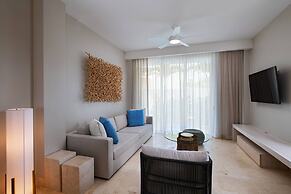 Alaia Belize, Autograph Collection