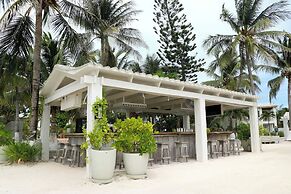 Alaia Belize, Autograph Collection