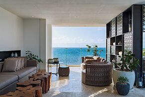 Alaia Belize, Autograph Collection