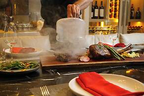 Alaia Belize, Autograph Collection