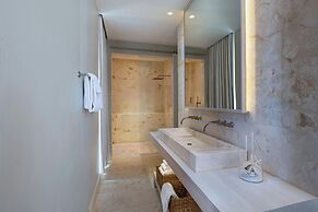 Alaia Belize, Autograph Collection