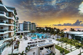 Alaia Belize, Autograph Collection