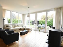 Bungalow in Kamperland Near the Lake