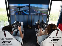 Modern, Trendy F1 Theme Lodge, Near the Sea