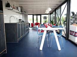 Modern, Trendy F1 Theme Lodge, Near the Sea