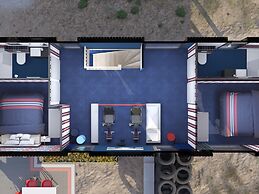 Modern, Trendy F1 Theme Lodge, Near the Sea