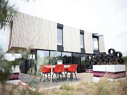 Modern, Trendy F1 Theme Lodge, Near the Sea