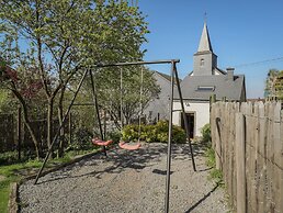 Beautiful Cottage in Malempre With Fenced Garden