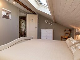 Beautiful Cottage in Malempre With Fenced Garden