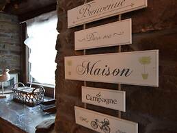 Beautiful Cottage in Malempre With Fenced Garden