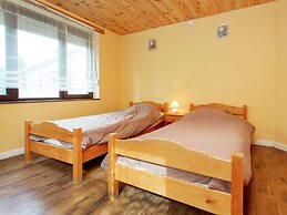 Quaint Holiday Home With Fenced Garden in Manhay