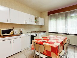 Quaint Holiday Home With Fenced Garden in Manhay