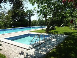 Inviting Holiday Home in Montemor-o-novo With Pool