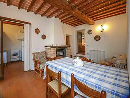 Cozy Farmhouse With Pool