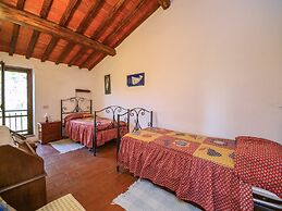 Cozy Farmhouse With Pool