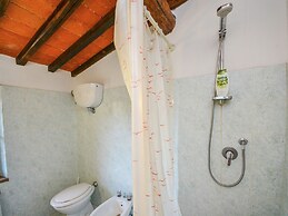 Cozy Farmhouse With Pool