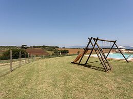 Cozy Farmhouse With Pool