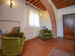 Cozy Farmhouse With Pool