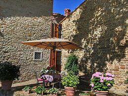 Belvilla by OYO Majestic Farmhouse With Pool