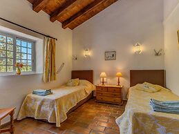 Gorgeous Holiday Home With Swimming Pool