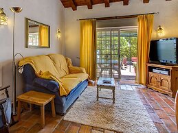 Gorgeous Holiday Home With Swimming Pool