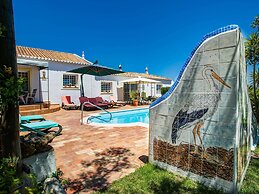 Gorgeous Holiday Home With Swimming Pool