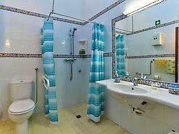 Gorgeous Holiday Home With Swimming Pool