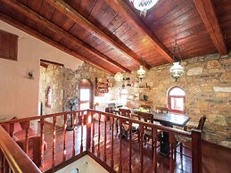 Traditional Apartment in Elounda