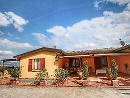 Belvilla by OYO Country House With Swimming Pool