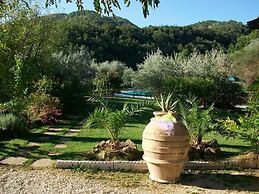 Belvilla by OYO Country House With Swimming Pool