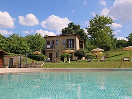 Cottage in the Marche With Private Garden