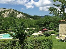 Apartment in Marche With Pool & Terrace