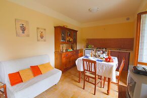 Cottage in the Marche With Private Garden