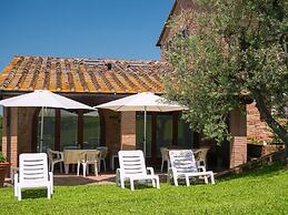 With Pool and air Conditioning