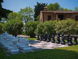 With Pool and air Conditioning