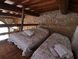 With Pool and air Conditioning