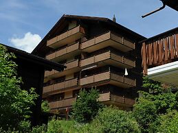 Superb Apartment With Views of the Alps